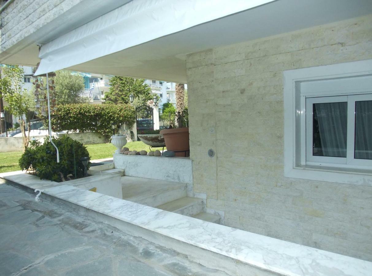 A Majestic Elegant House With A Garden Apartman Peraía Kültér fotó