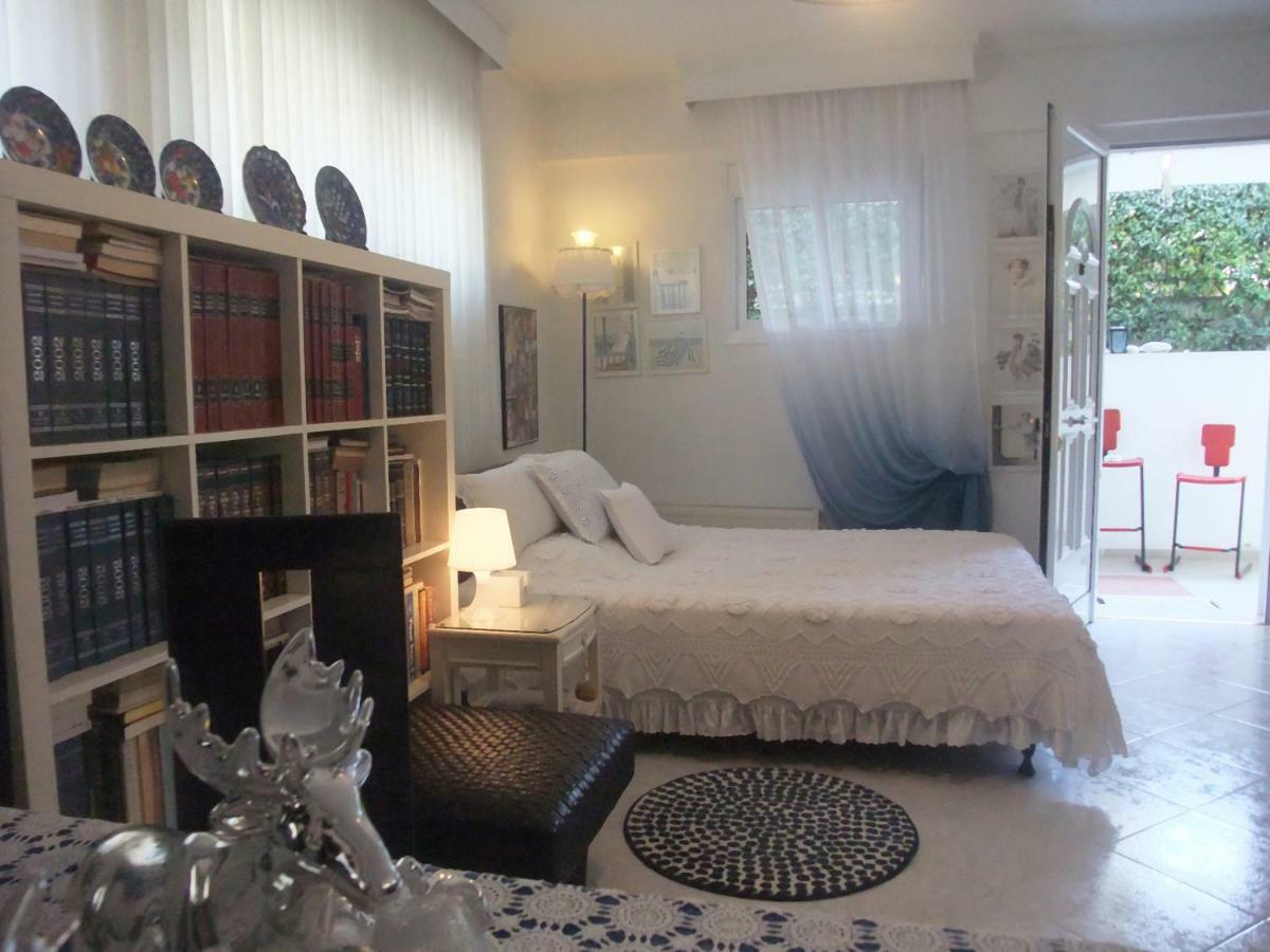 A Majestic Elegant House With A Garden Apartman Peraía Kültér fotó