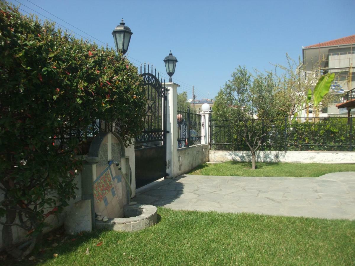 A Majestic Elegant House With A Garden Apartman Peraía Kültér fotó