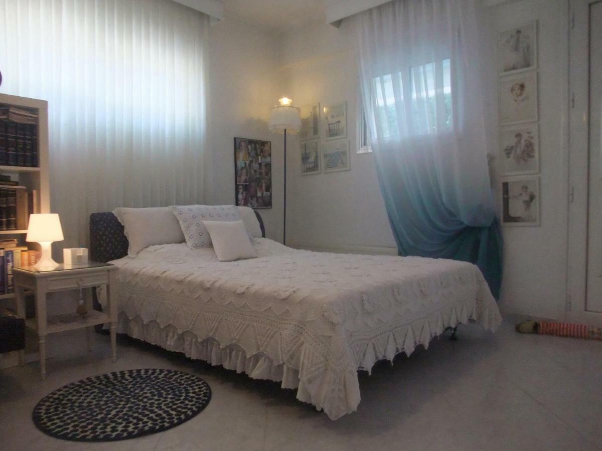 A Majestic Elegant House With A Garden Apartman Peraía Kültér fotó
